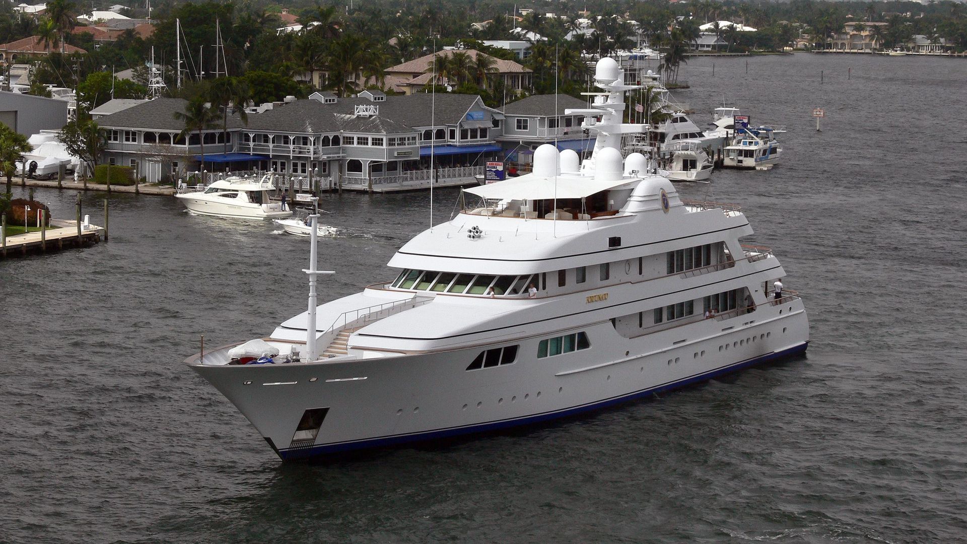 FLAG yacht (Feadship, 62.33m, 2000)
